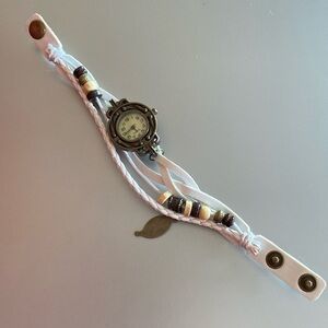 🆓 w/ Bundle🌟NWOT- PAPARAZZI: Faux White Leather Watch/Bracelet